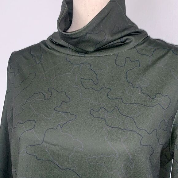 NWT Under Armour Women's UA Cold Weather Funnel Neck Long Sleeve Athletic Top M - Picture 3 of 9